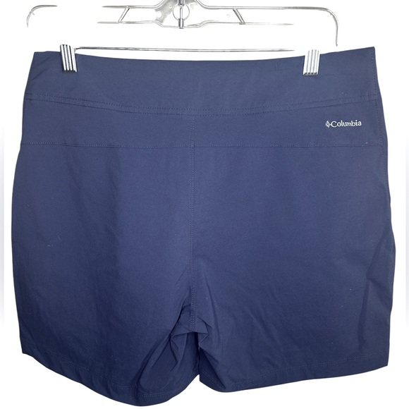 Women's COLUMBIA SHORTS, Size 10 - Picture 2 of 5